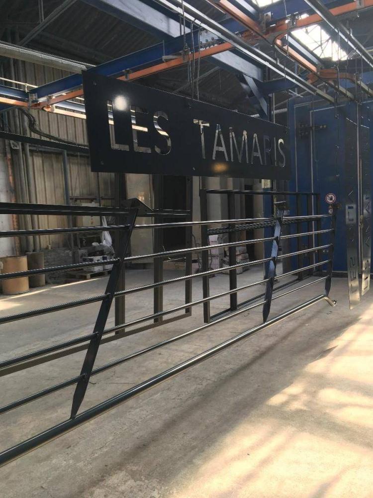 Les Tamaris